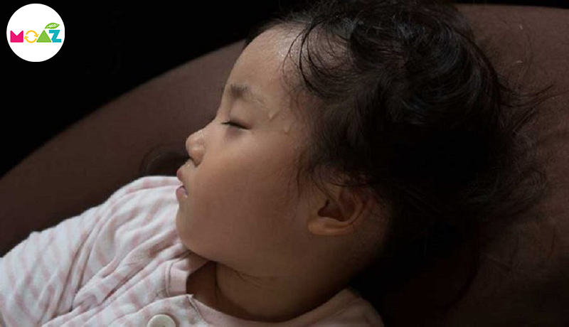 Cách trị mồ hôi trộm ở trẻ